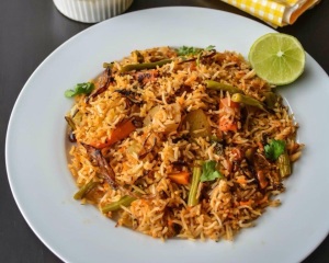 RESTAURANT STYLE VEGETABLE BIRYANI 1a